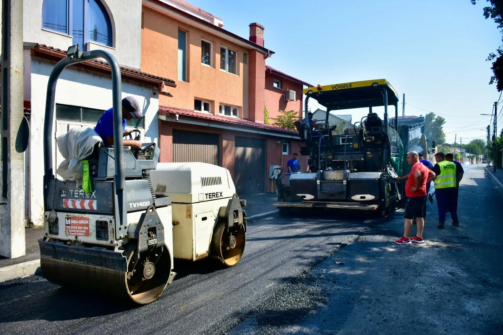 Astăzi a fost așternut stratul de uzură pe strada Dunării