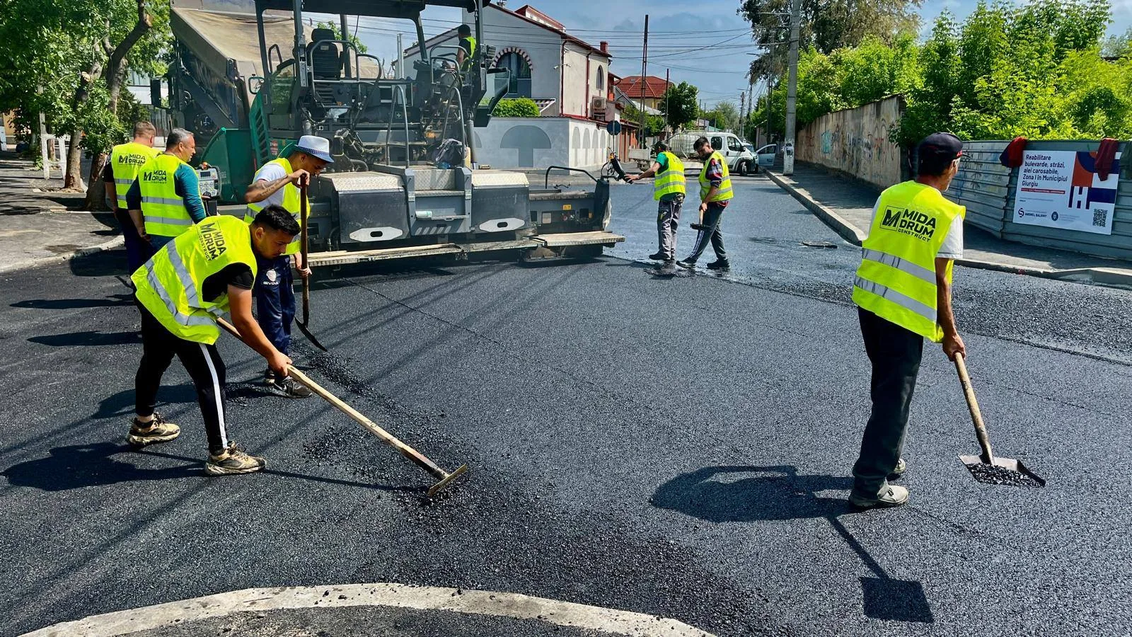 Continuă lucrările de asfaltare - Primăria Municipiului Giurgiu