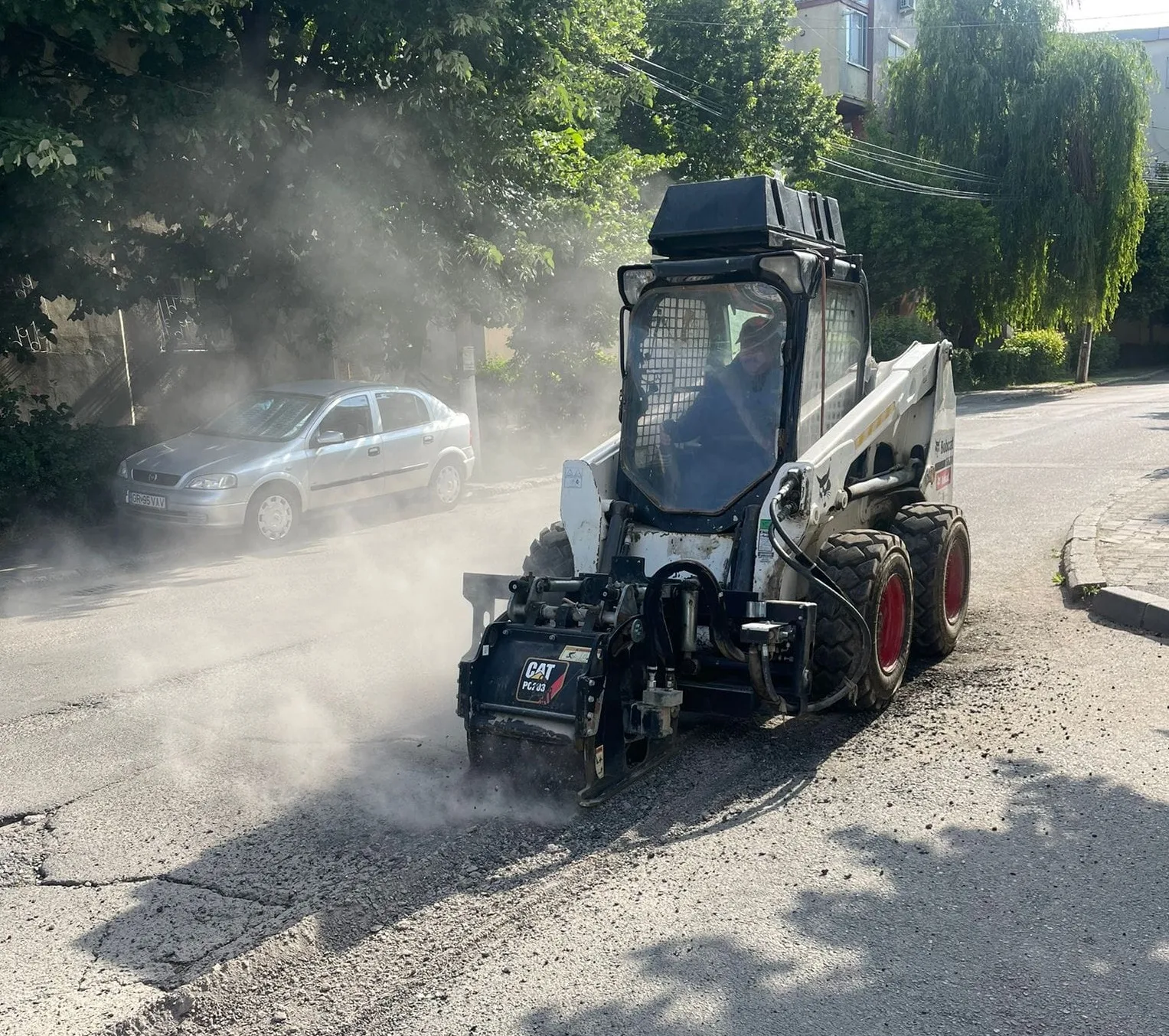 Giurgiu Construcții Edilitare efectuează în această perioadă lucrări de întreținere a domeniului public