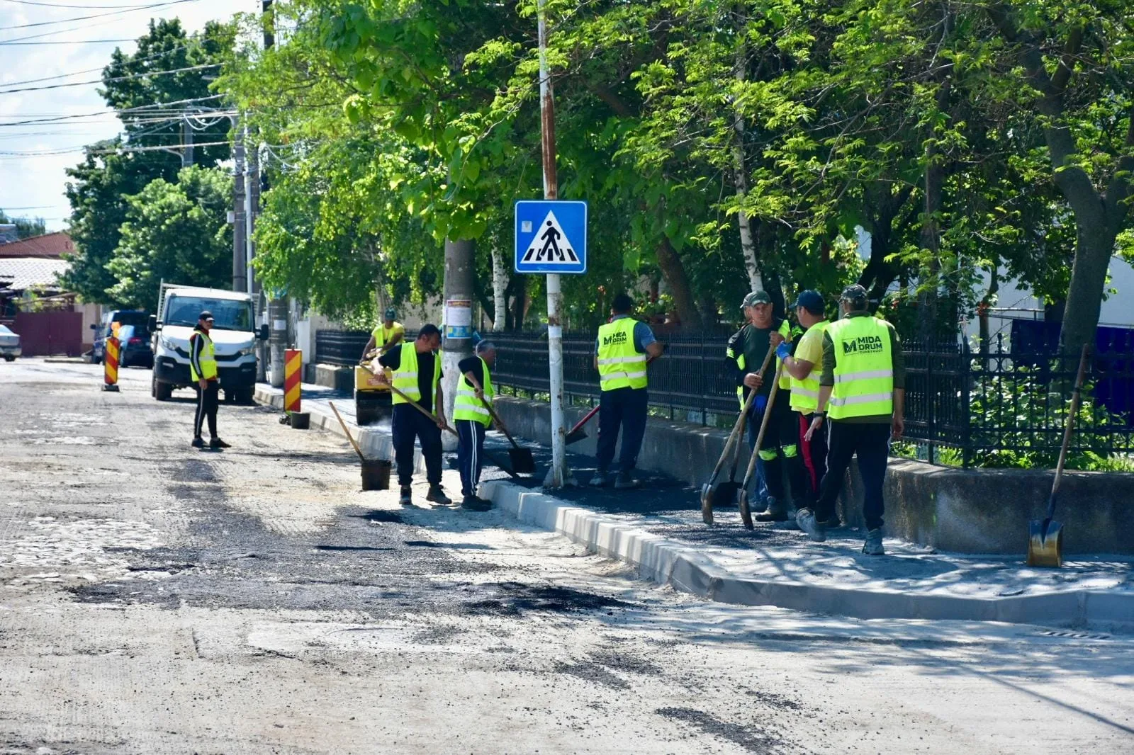 Se lucrează intens pe străzile incluse în zona 1 a municipiului Giurgiu